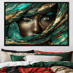 Emerald Gaze Gold Essence - NicheCanvas