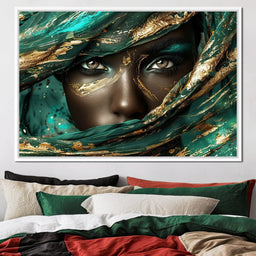 Emerald Gaze Gold Essence - NicheCanvas