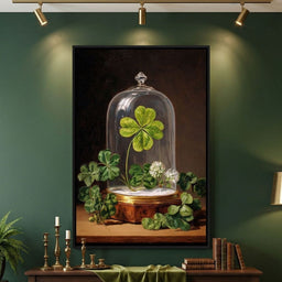 Lucky Clover Glass Dome