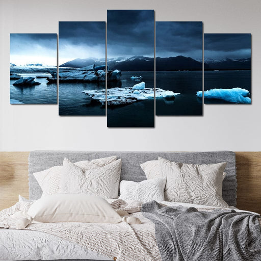 Cold Forgotten - Johanjjf Canvas Print